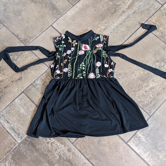 Zaful Mesh Embroidered Sleeveless Top Size XL Floral and Black - Picture 3 of 12